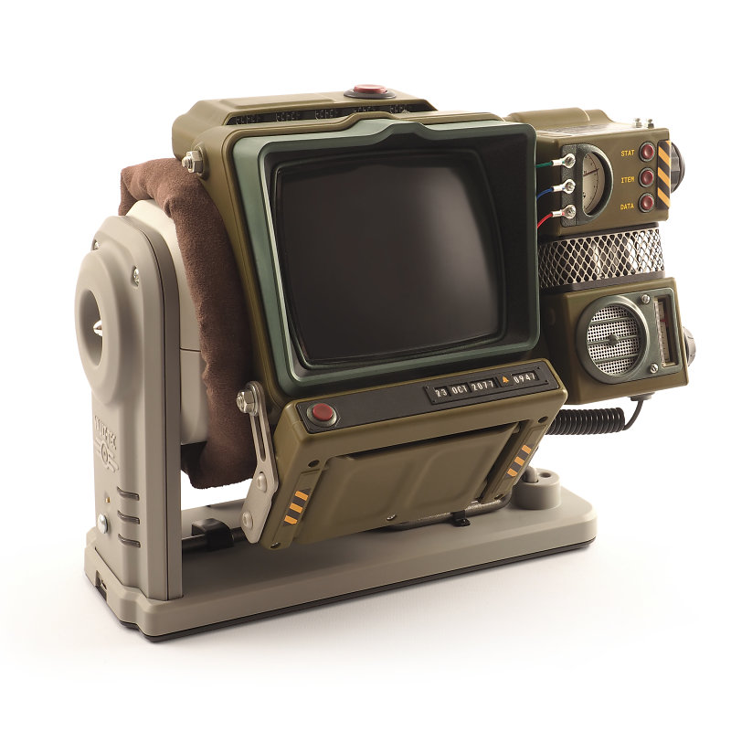 Pip-Boy-on-stand-3kx3kpx.jpg - The Wand Company image library