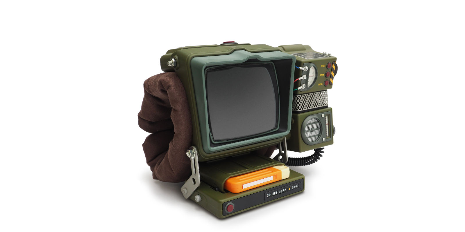 Pip build. Fallout 76 пип бой. Pip boy 2000 Fallout 76. Fallout 76 Pip boy. Fallout 76 коллекционка Pipboy.